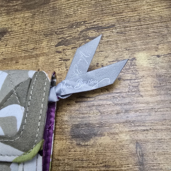 New Vera Bradley Multicolor Quilted Women's Wallet - Picture 4 of 12